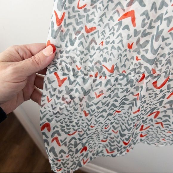 TRISTAN Womens Semi Sheer Grey Red Arrow Tunic Blouse Size Large Collared - Picture 4 of 11